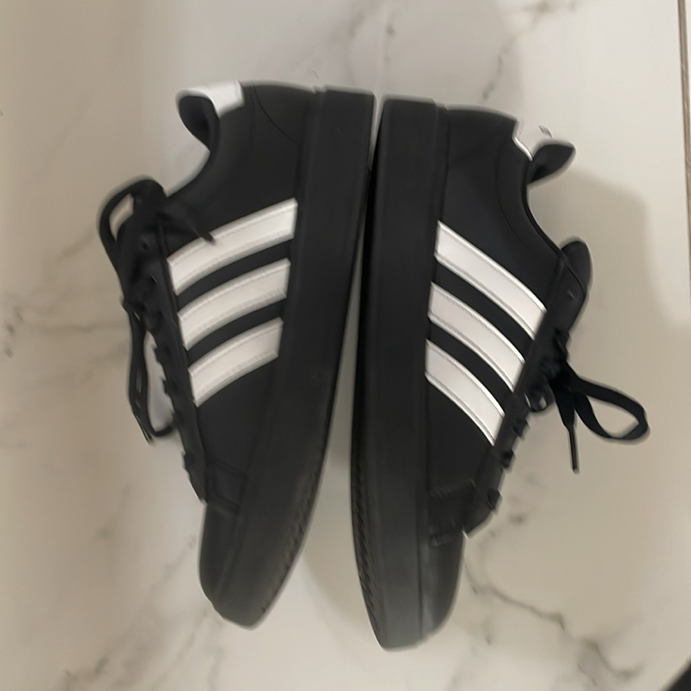 Adidas Grand Court 2.0 Tennis shoes